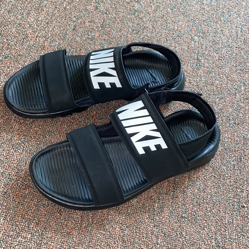 Black womens nike sandals